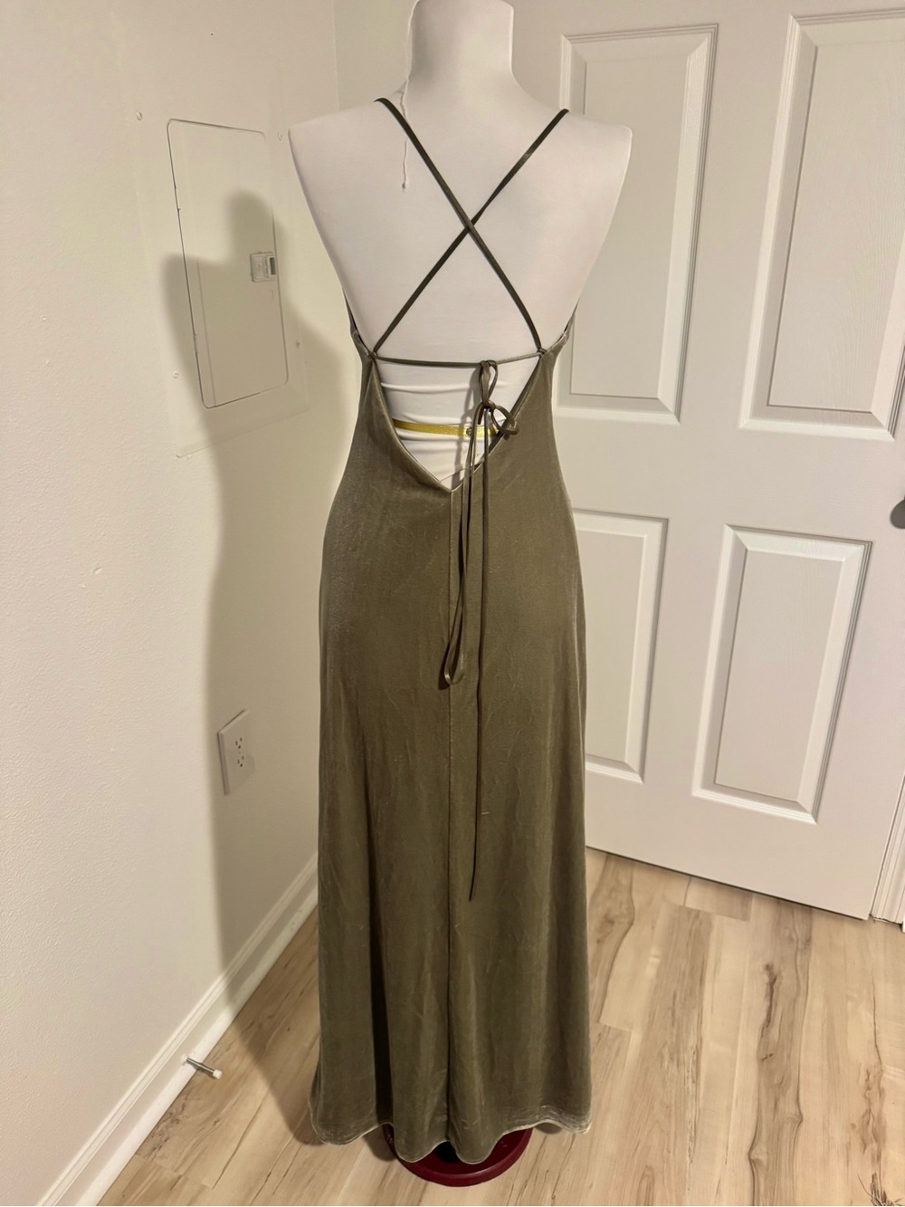 Jenny Yoo Melanie Velvet Maxi Dress – Sage/Olive – Size 4 - Picture 4 of 4